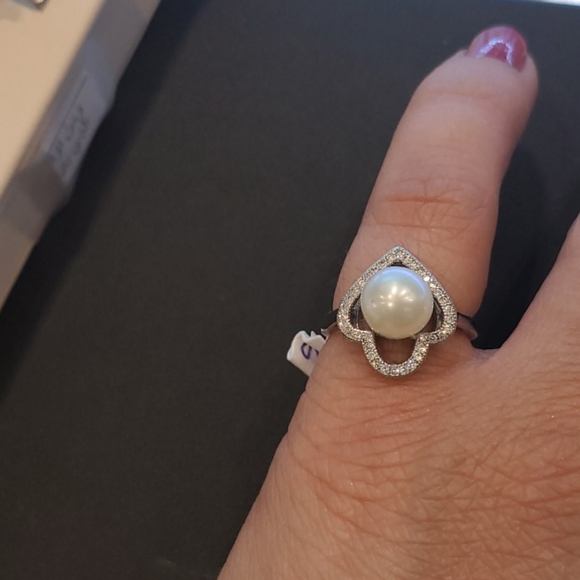 Ring - Picture 2 of 3